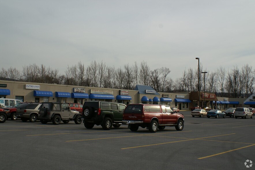 100-122 Hollidaysburg Plz, Duncansville, PA à louer - Photo du bâtiment - Image 2 de 12