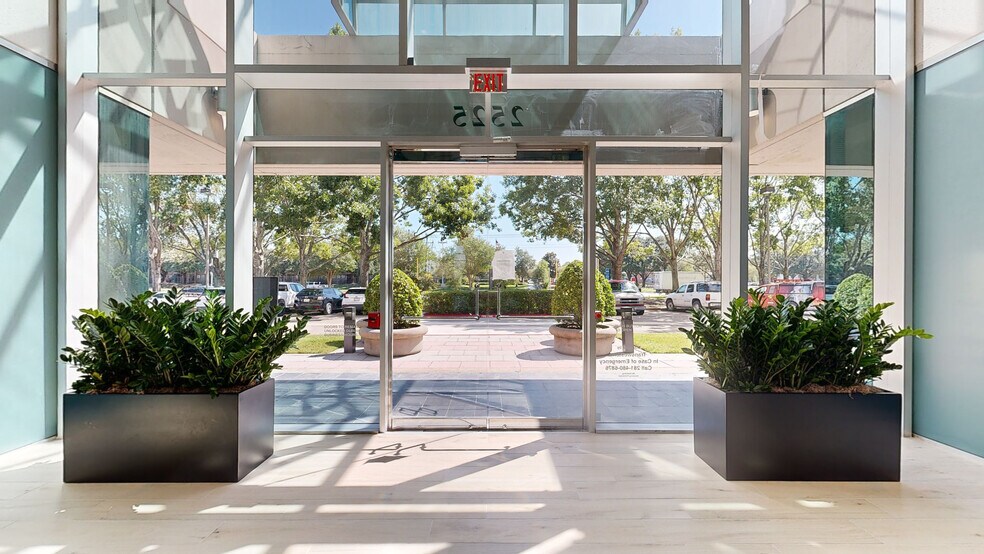 2525 Bay Area Blvd, Houston, TX à louer - Numérisation 3D de Matterport - Image 2 de 42
