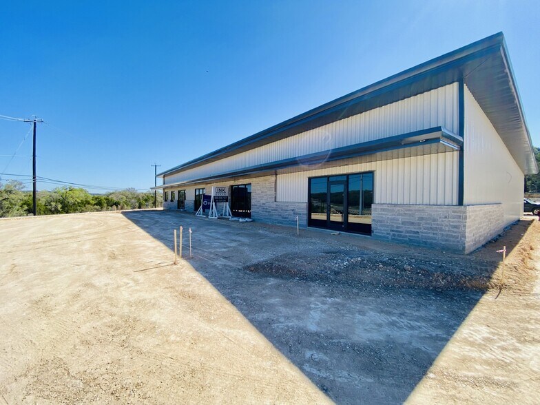 8932 FM 1863, Garden Ridge, TX à louer - Photo principale - Image 1 de 7