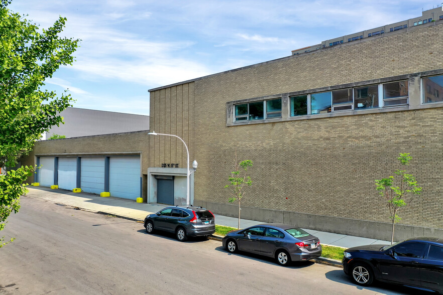 1325 W 15th St, Chicago, IL for lease - Building Photo - Image 1 of 8