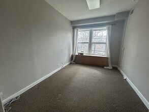 715-725 Elm St, Winnetka, IL for lease Interior Photo- Image 2 of 3