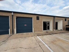 10055 Belknap Rd, Sugar Land, TX à louer Photo du bâtiment- Image 1 de 4