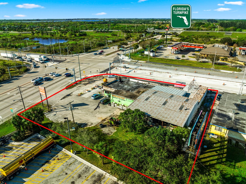 2898 S Kings Hwy, Fort Pierce, FL à vendre - Photo du bâtiment - Image 1 de 1