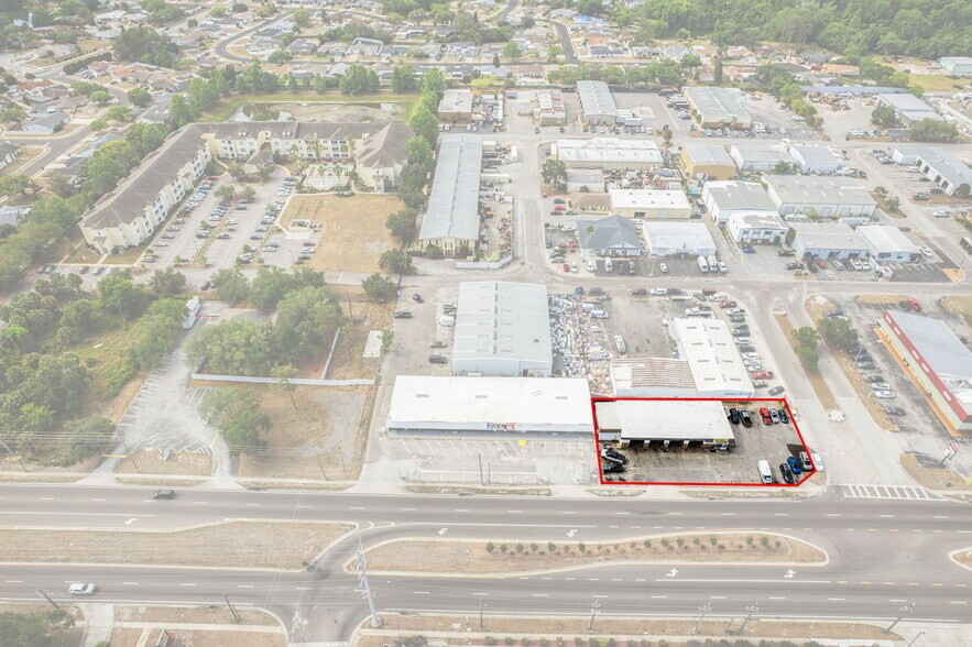 6826 Ridge Rd, Port Richey, FL à vendre - Photo du bâtiment - Image 2 de 47