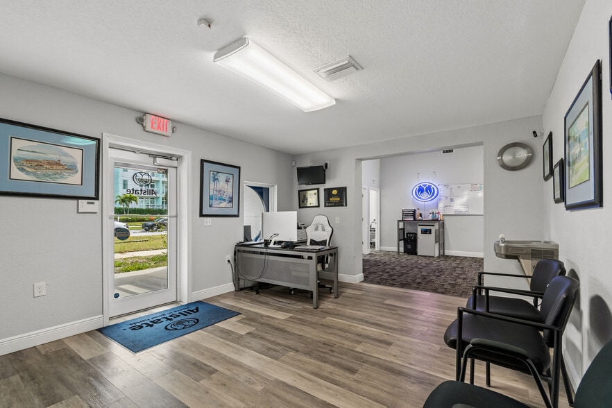 3209 30th Ave S, Saint Petersburg, FL for sale - Building Photo - Image 3 of 23