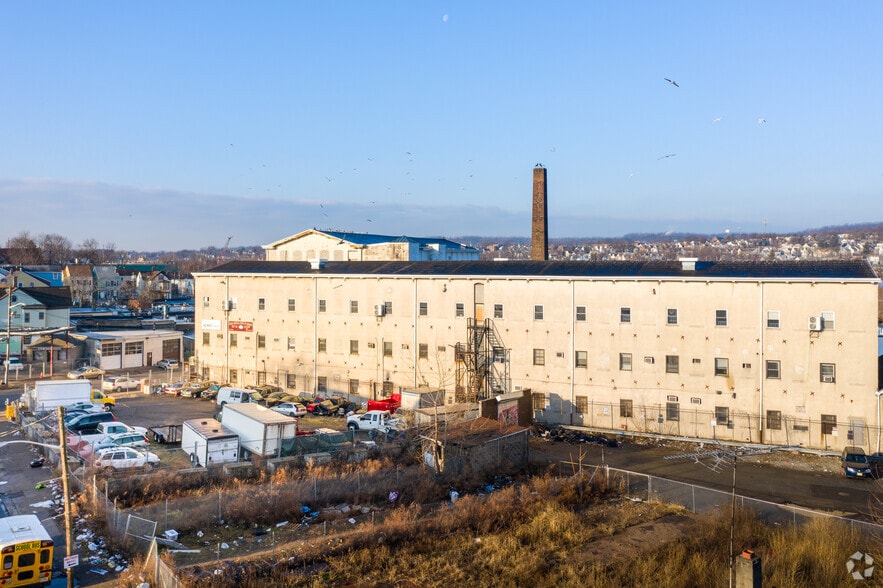 185 6th Ave, Paterson, NJ for lease - Building Photo - Image 3 of 8