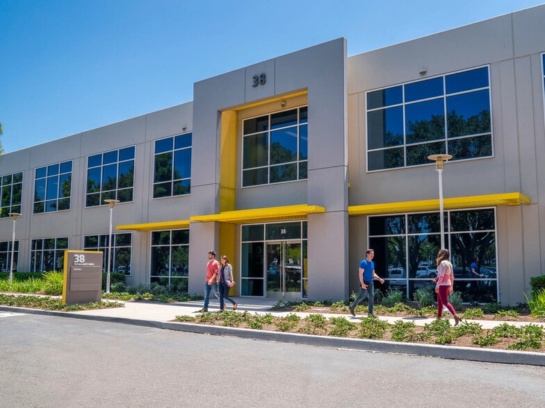 3 Ada St, Irvine, CA for lease - Building Photo - Image 2 of 8