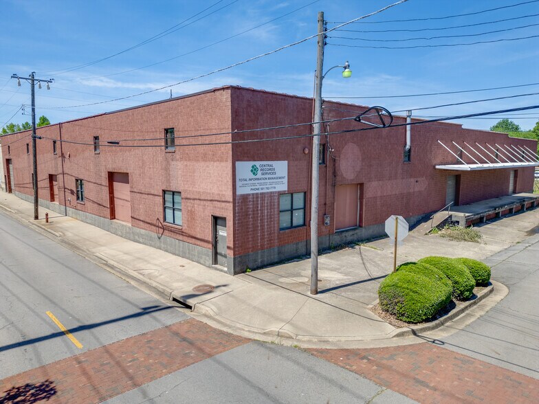 52 S 4th St, Fort Smith, AR à louer - Photo du bâtiment - Image 2 de 6