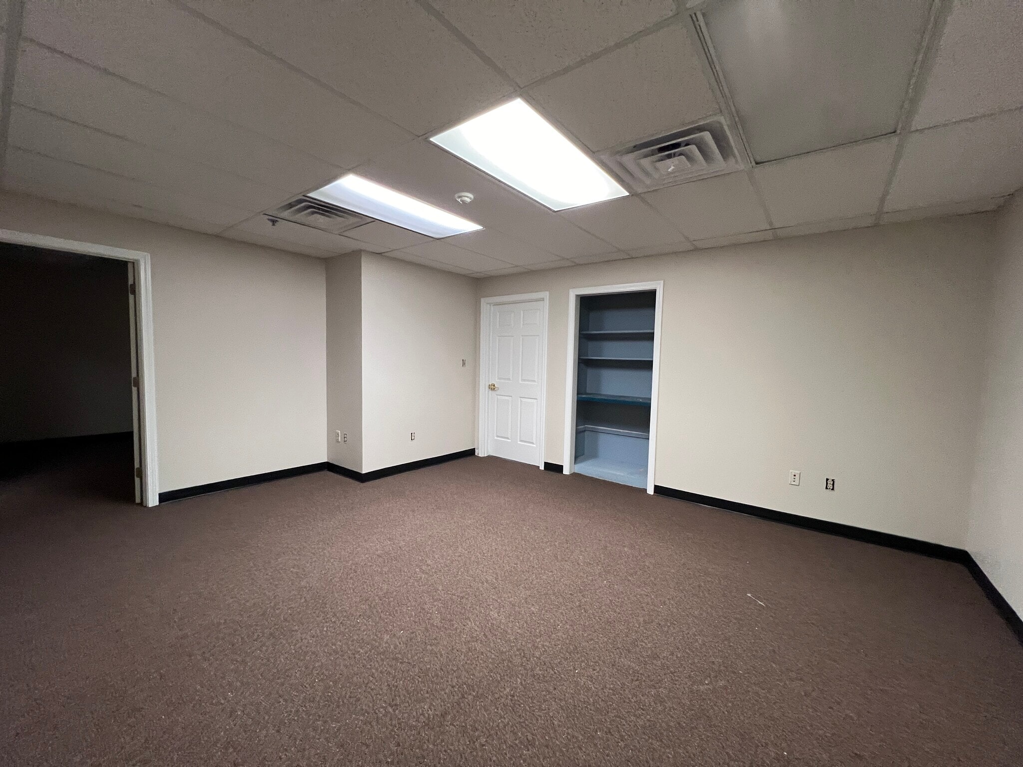 137 Epping Rd, Exeter, NH à louer Photo intérieure- Image 1 de 9