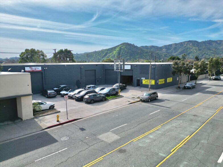 4655 San Fernando Rd, Glendale, CA à vendre - Photo du bâtiment - Image 2 de 10