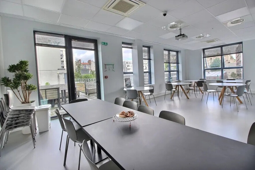 44-46 Rue Alphonse Penaud, Paris à louer - Photo du bâtiment - Image 2 de 11