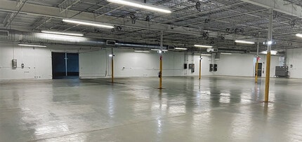 6850 Cross Bayou Dr, Seminole, FL for lease Interior Photo- Image 2 of 4