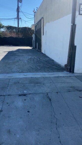 5264 Long Beach Blvd, Long Beach, CA for lease - Commercial Listing Video - Image 2 of 13