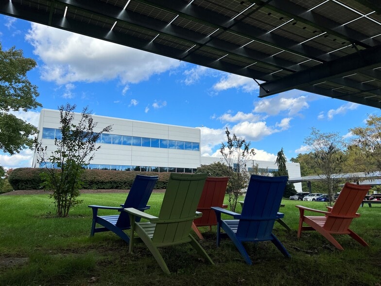 755 College Rd E, Princeton, NJ à louer - Photo du bâtiment - Image 2 de 7