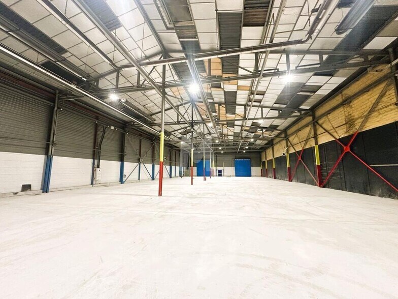 Flex in Corbeil-Essonnes for lease - Interior Photo - Image 3 of 17