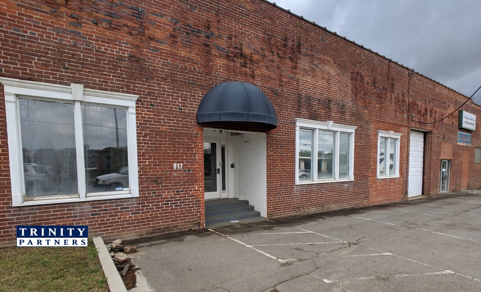 917 Huger St, Columbia, SC for lease - Building Photo - Image 1 of 3