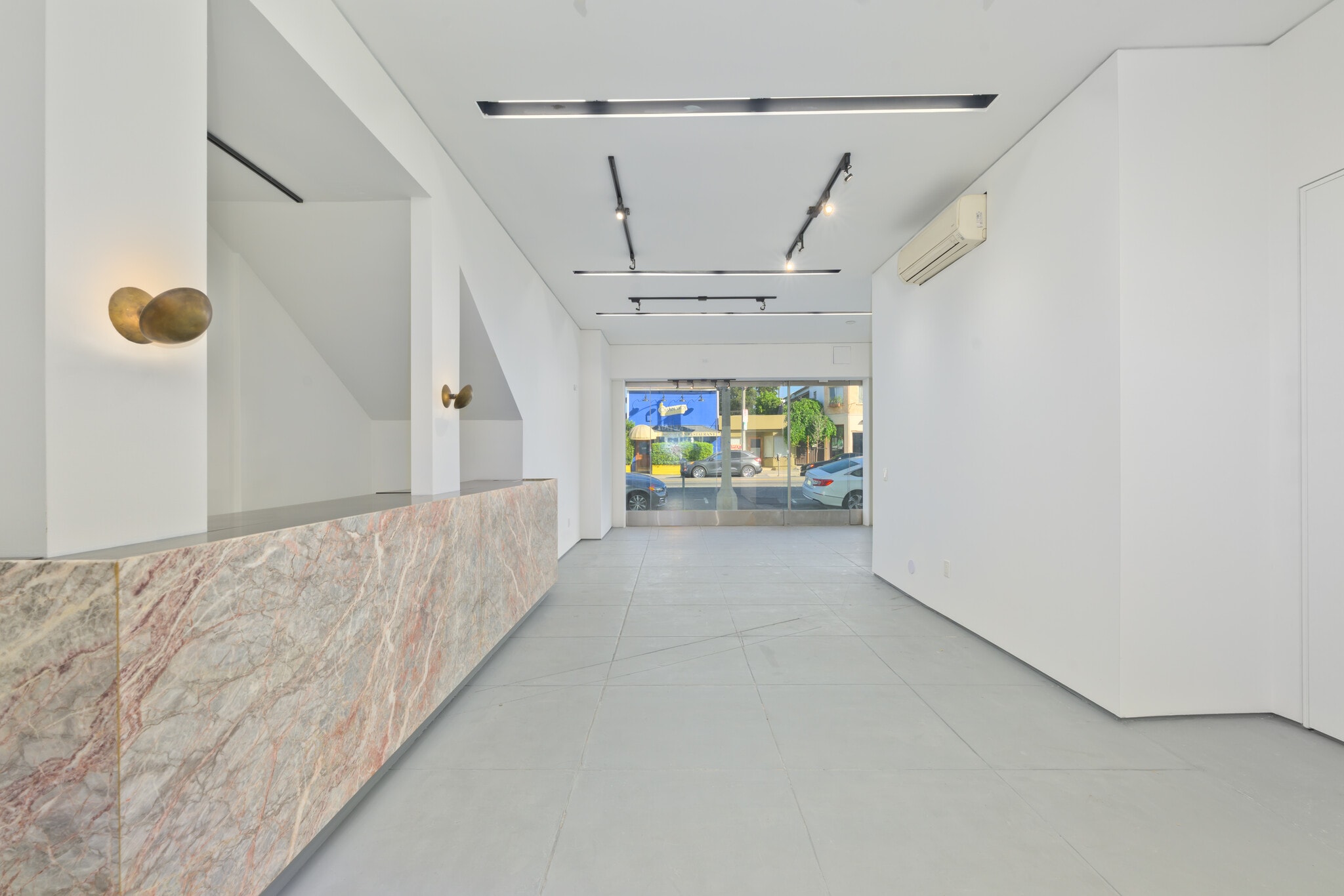 6918 Melrose Ave, Los Angeles, CA for lease Interior Photo- Image 1 of 4