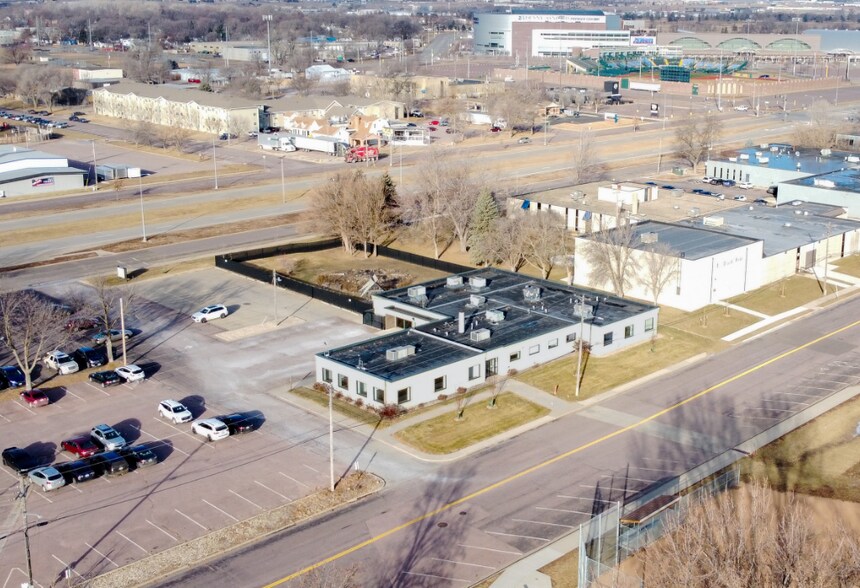 711 N Lake Ave, Sioux Falls, SD à louer - Photo du bâtiment - Image 3 de 7