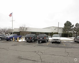 39133 Webb Dr, Westland, MI à louer Photo du bâtiment- Image 2 de 2