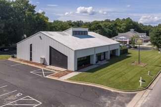 Plus de détails pour 7495 Old Hickory Dr, Mechanicsville, VA - Local d'activités à louer