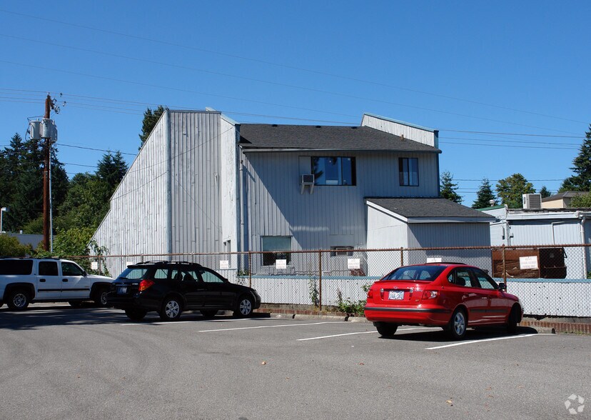 9222 Silverdale Way, Silverdale, WA à louer - Photo du bâtiment - Image 2 de 2