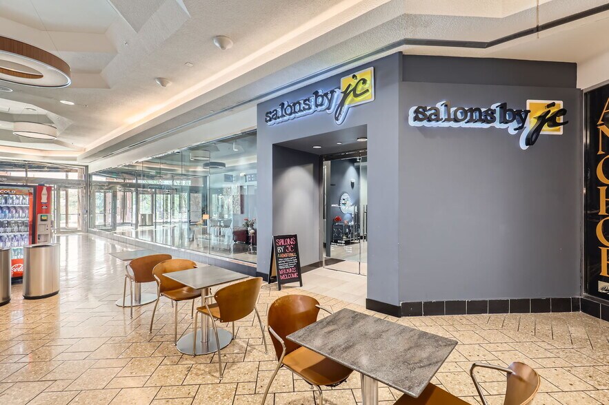 3000 E 1st Ave, Denver, CO à louer - Photo du bâtiment - Image 2 de 12