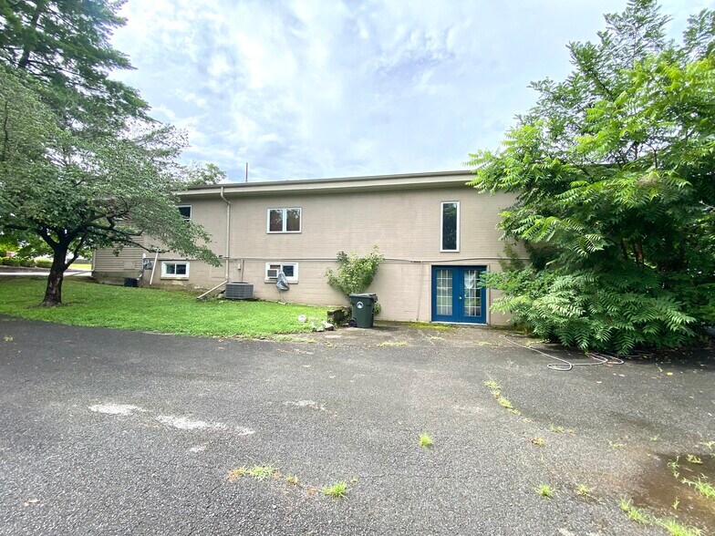78 Ash St, Calvert City, KY à vendre - Photo du bâtiment - Image 3 de 36
