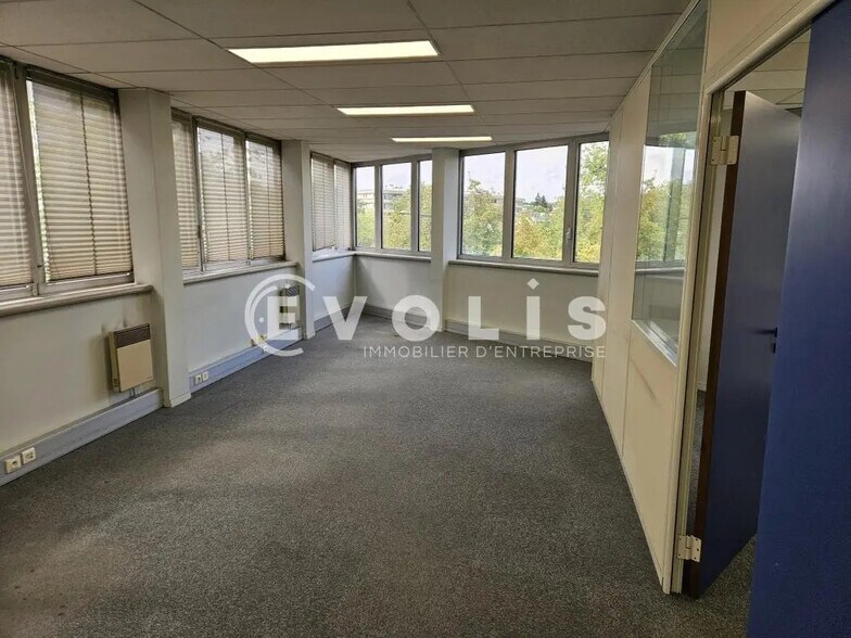 Bureau dans Châtenay-Malabry à louer - Photo intérieure - Image 2 de 8