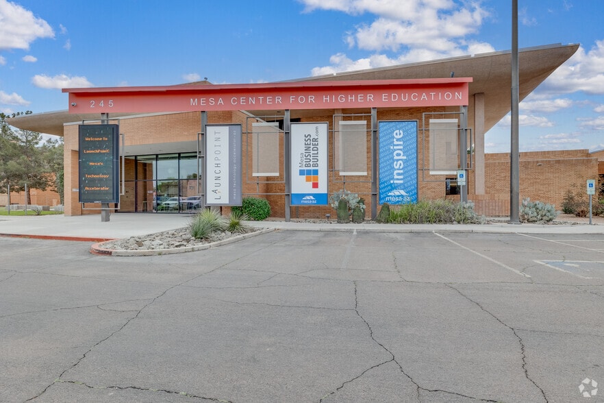 245 W 2nd St, Mesa, AZ à louer - Photo du bâtiment - Image 3 de 23