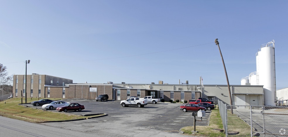 4019 Industry Dr, Chattanooga, TN for lease - Primary Photo - Image 1 of 2