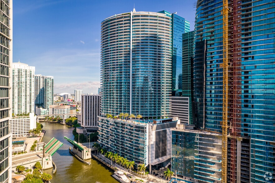 200 Biscayne Boulevard Way, Miami, FL à louer - Photo principale - Image 1 de 7