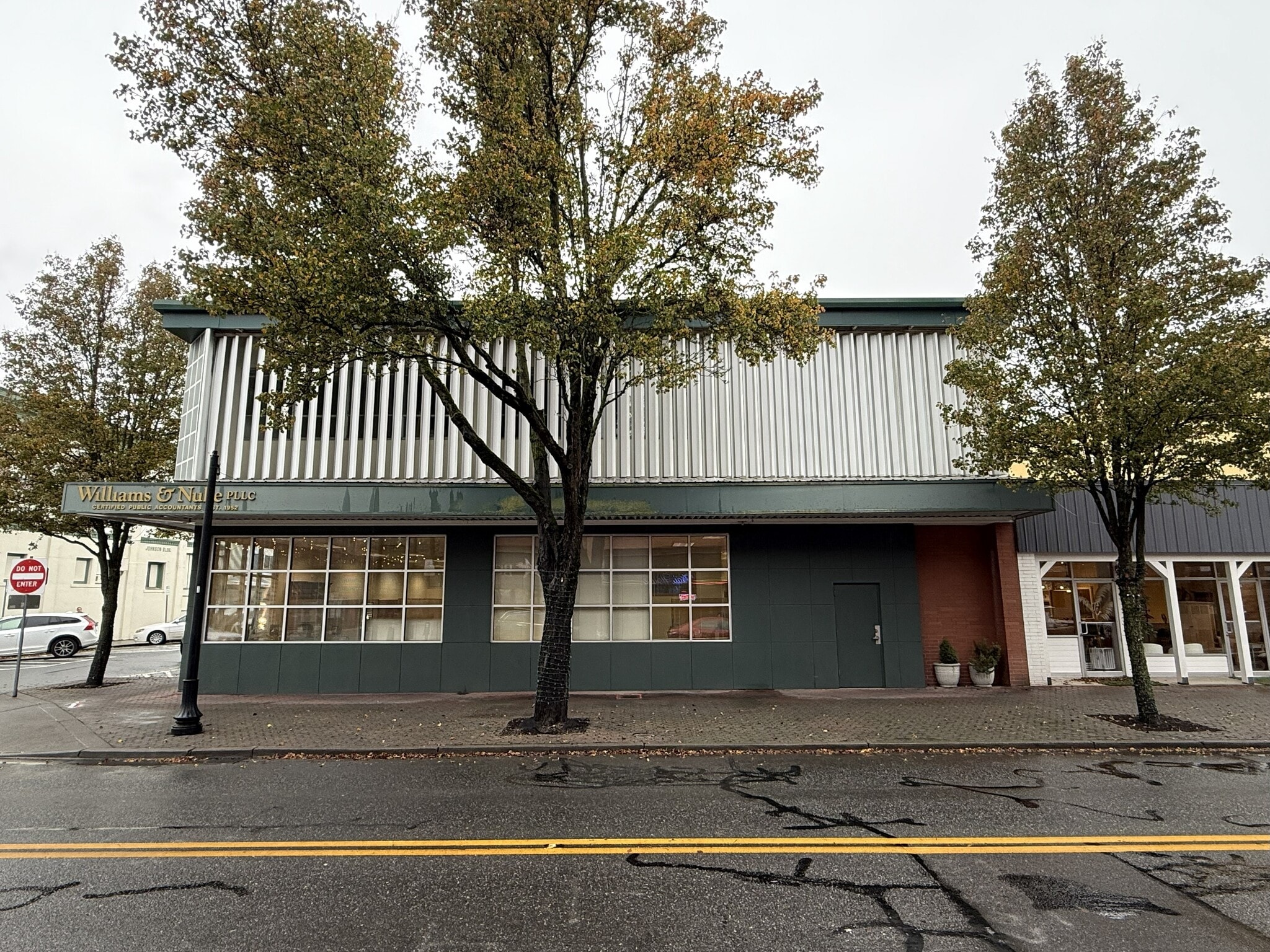 407 Pine St, Mount Vernon, WA for lease Building Photo- Image 1 of 12