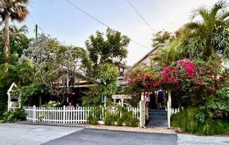 Plus de détails pour 3220 and 3224 NE Maple Ave, Jensen Beach, FL - Commerce de détail à vendre