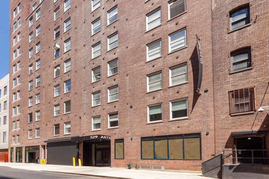 529-535 W 20th St, New York, NY à louer - Photo du bâtiment - Image 1 de 7