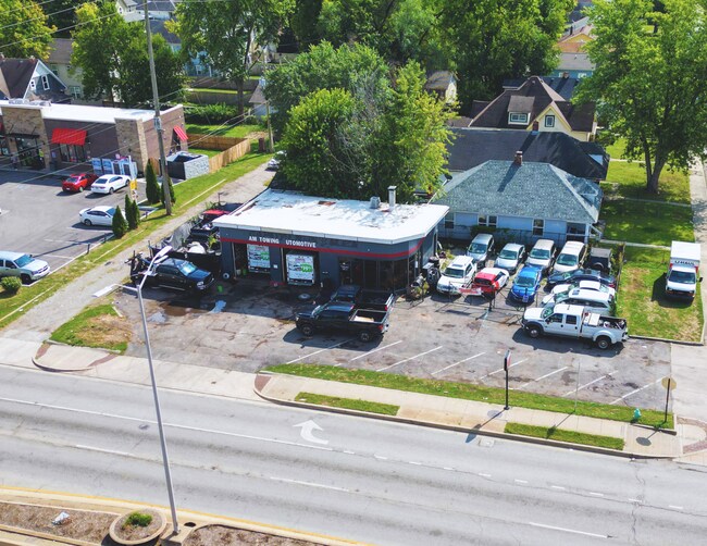 Plus de détails pour 227 W 38th St, Indianapolis, IN - Commerce de détail à vendre