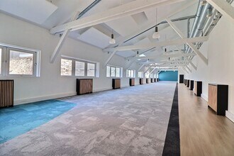 130 Rue Du Mont Cenis, Paris for lease Interior Photo- Image 1 of 15