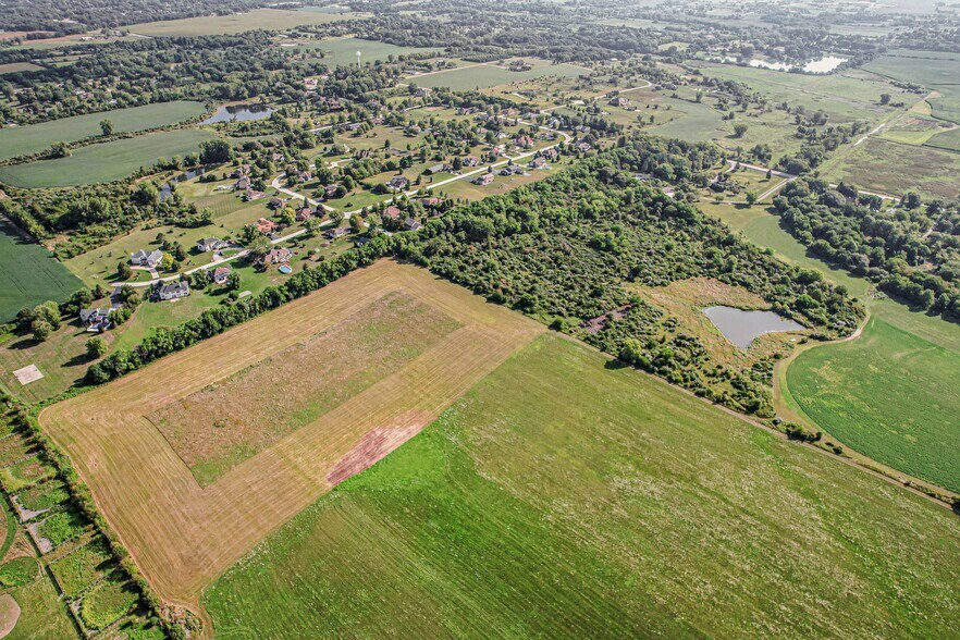 26270 Royal Crest dr, Crete, IL à vendre - Photo du bâtiment - Image 2 de 12