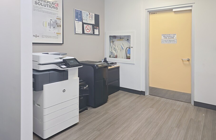 1910-1920 Yonge St, Toronto, ON à louer - Photo intérieure - Image 3 de 6