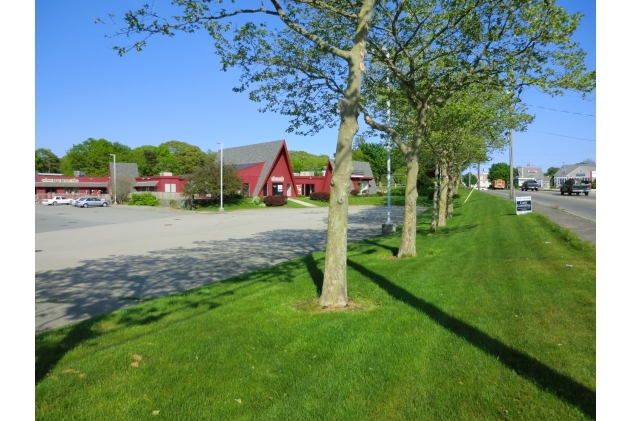 316 Main St, West Yarmouth, MA à louer - Photo du bâtiment - Image 3 de 19