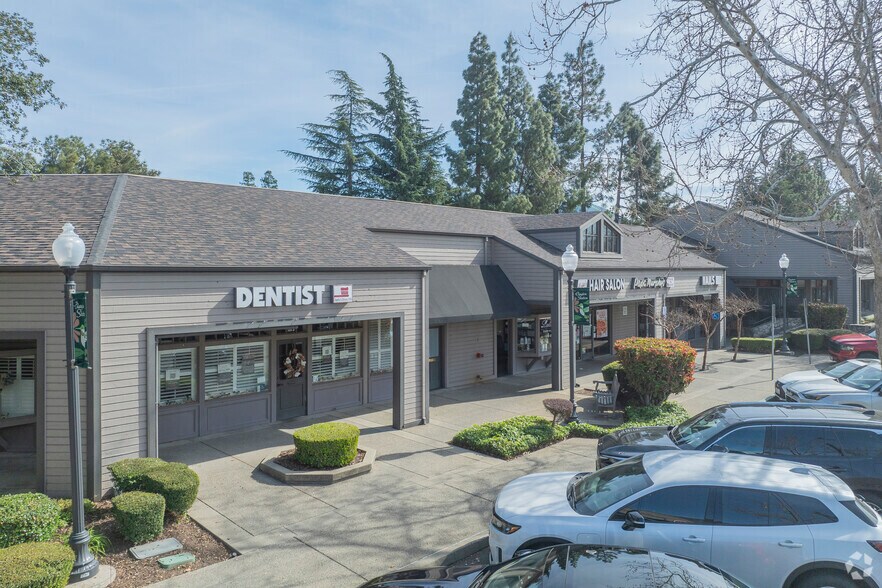 5433-5439 Clayton Rd, Clayton, CA à louer - Photo du bâtiment - Image 3 de 11