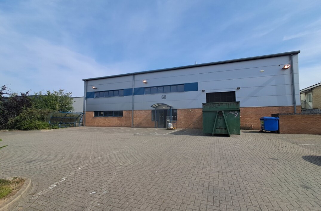 68 Holmethorpe Av, Redhill à vendre Photo principale- Image 1 de 1