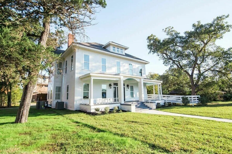 500 William Joel, Bryan, TX à louer - Photo du bâtiment - Image 2 de 9