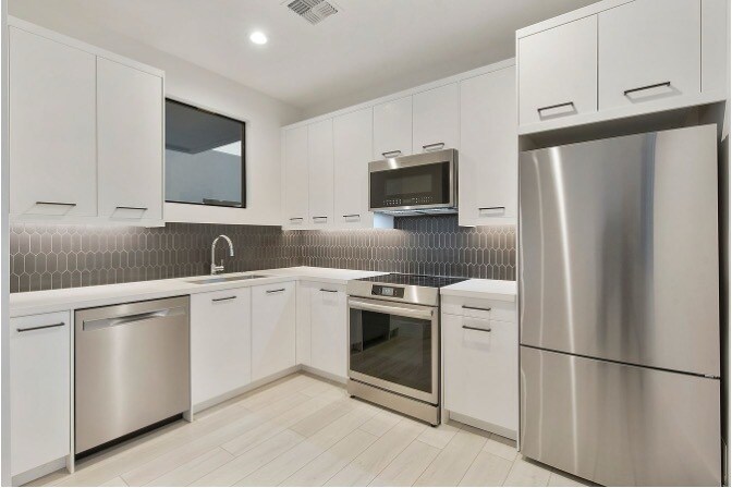 1611 E Lamar Rd, Phoenix, AZ à vendre - Photo du bâtiment - Image 2 de 2