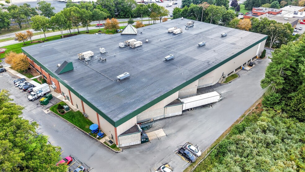 350R Myles Standish Blvd, Taunton, MA for lease - Building Photo - Image 1 of 7