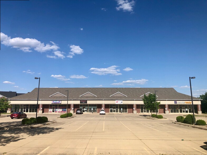 1720 S Philo Rd, Urbana, IL for lease - Building Photo - Image 1 of 10