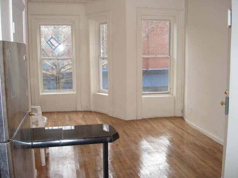 440 Madison St, Brooklyn, NY à vendre - Photo du bâtiment - Image 1 de 5