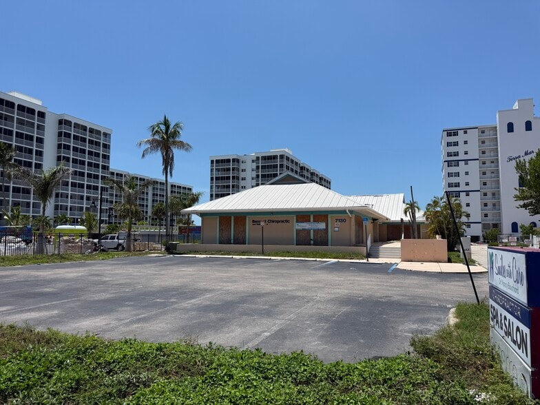 7128 Estero Blvd, Fort Myers, FL for sale - Building Photo - Image 1 of 16