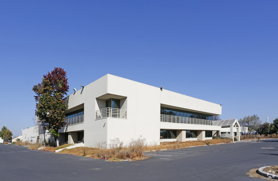 3055 Patrick Henry Dr, Santa Clara, CA à vendre - Photo principale - Image 1 de 1