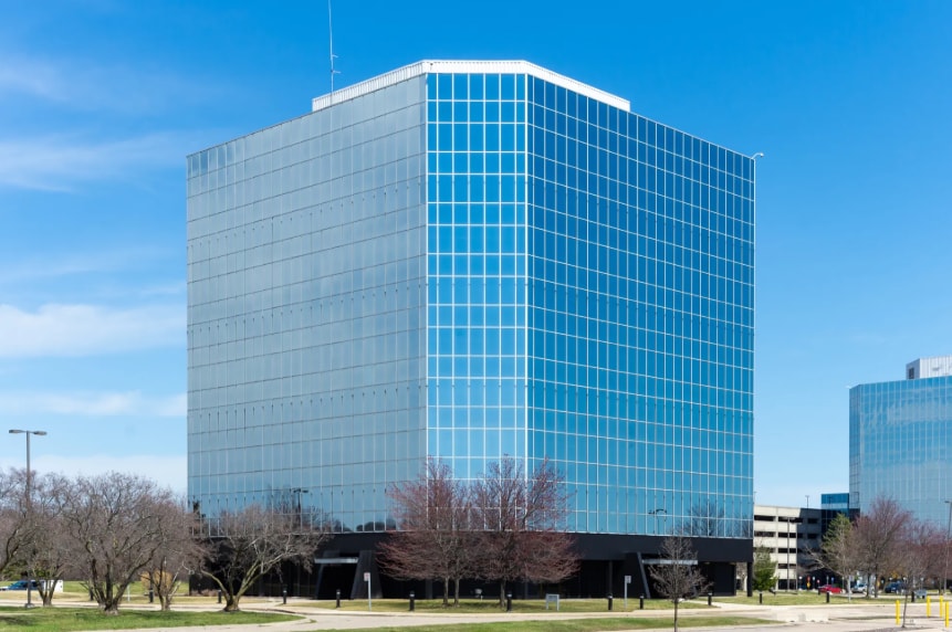 27350 W 11 Mile Rd, Southfield, MI à vendre - Photo du bâtiment - Image 2 de 11