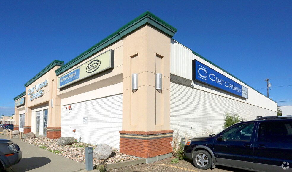 5345 Gateway Blvd NW, Edmonton, AB à louer - Photo du bâtiment - Image 3 de 3